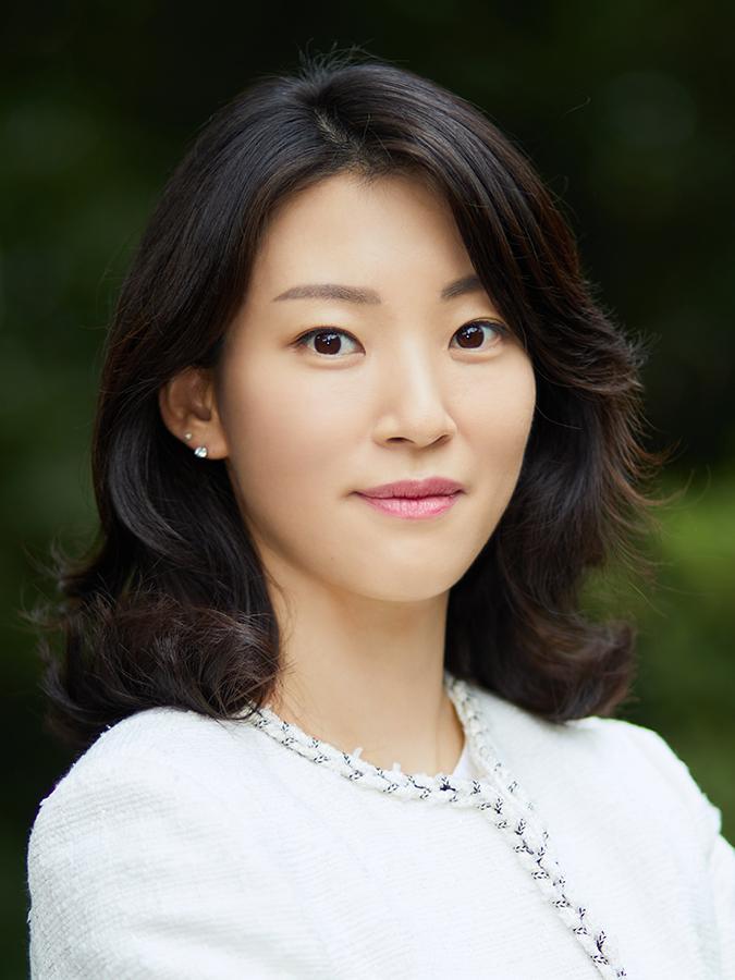 Headshot of Elizabeth Kwon, Ph.D.
